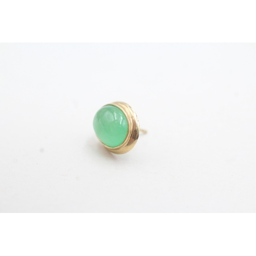 177 - 9ct gold cabochon cut jade stud earrings (1.9g)