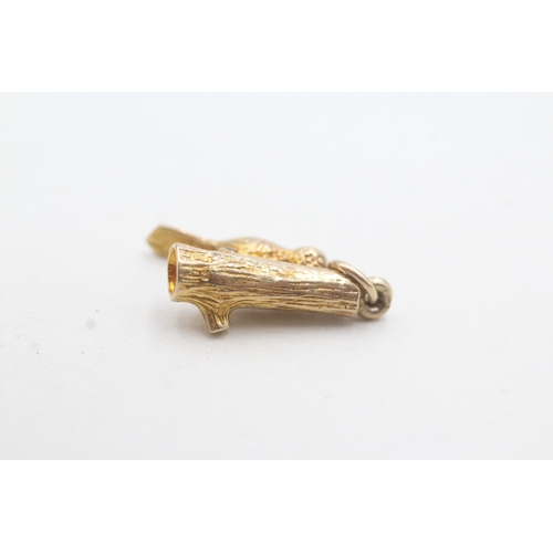 194 - 9ct gold wood pecker charm (2.5g)