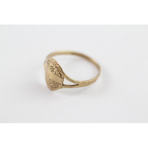 25 - 9ct gold foliate signet ring (1.2g) Size M