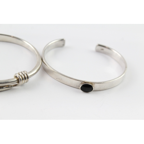 267 - Collection of Sterling Silver Bangles inc. Onyx, Cuff, Modernist x 3 71g