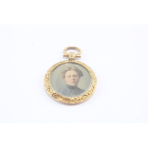 27 - 9ct gold picture locket (5g)