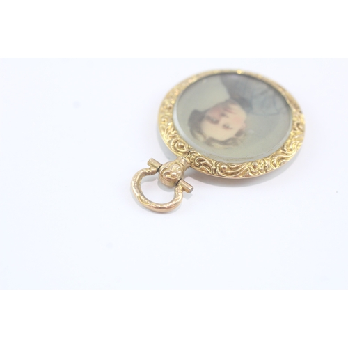 27 - 9ct gold picture locket (5g)