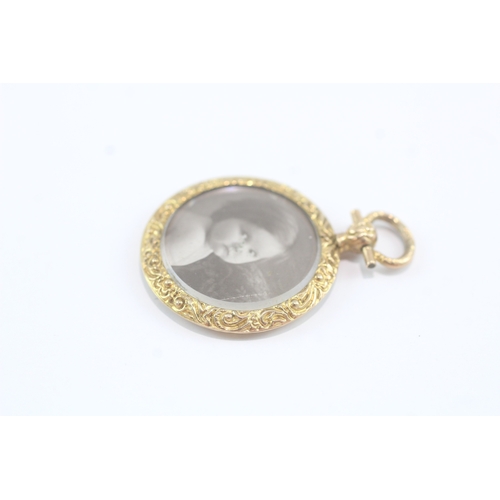 27 - 9ct gold picture locket (5g)