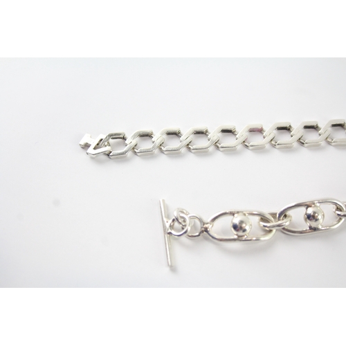 277 - Collection of Sterling Silver Modernist Bracelets inc. Flat Curb x 2 38g