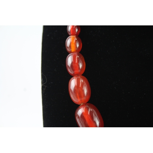 298 - Graduated Bakelite Beaded Necklace w/ Screw Clasp 66g