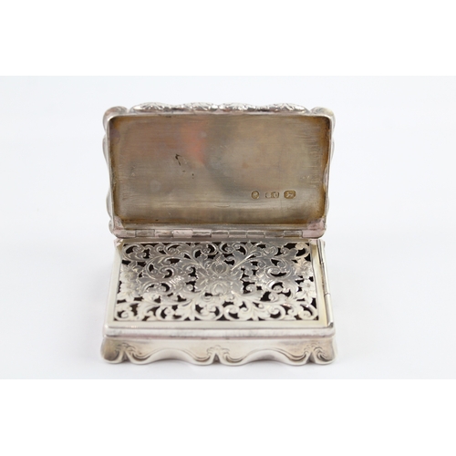 305 - Early Victorian 1862 Birmingham Sterling Silver Snuff / Vinaigrette Box (87g)