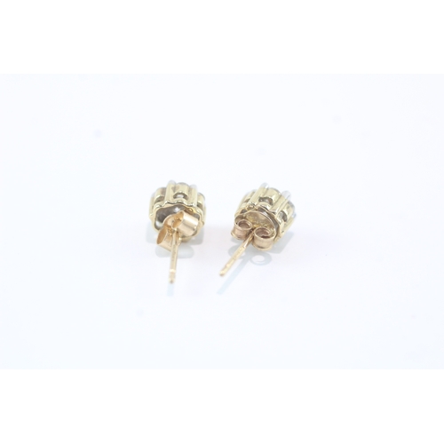 35 - 9ct gold diamond set cluster stud earrings (1.4g)