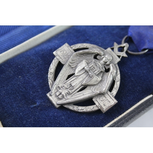 353 - Boxed Sterling Silver Masonic 1914-1918 Hallstone Jewel 34g