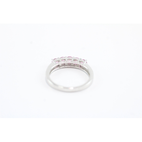 40 - 18ct Gold and pink diamond ring 4g Size N