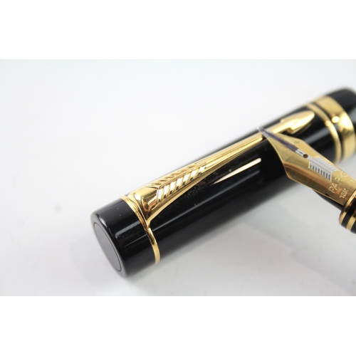 418 - Parker Duofold Black Lacquer Cased Fountain Pen w/ 18ct Gold Nib WRITING