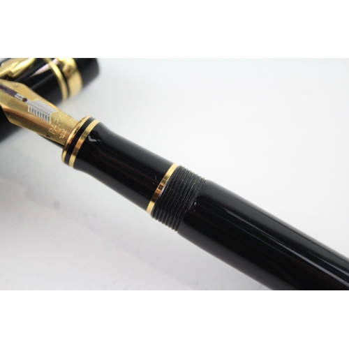 418 - Parker Duofold Black Lacquer Cased Fountain Pen w/ 18ct Gold Nib WRITING