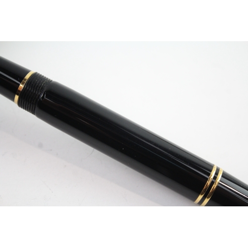 418 - Parker Duofold Black Lacquer Cased Fountain Pen w/ 18ct Gold Nib WRITING