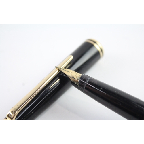 446 - Vintage Montblanc Classic Black & Gold Plate Band Fountain Pen 14ct Nib WRITING