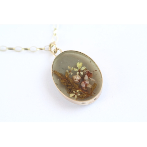 59 - 9ct gold antique dried botanical pendant necklace (2.3g)