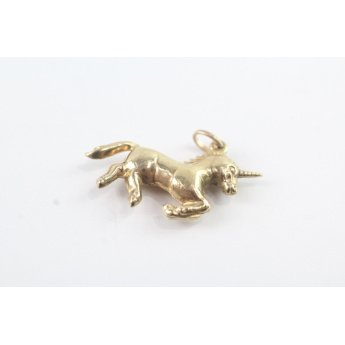 84 - 9ct gold unicorn charm (0.9g)