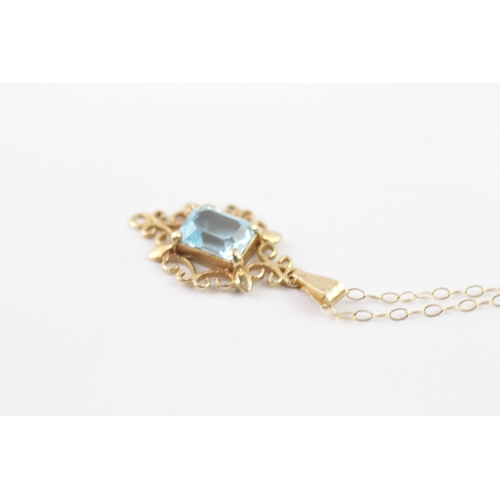 9 - 9ct gold blue topaz set pendant necklace (1.4g)