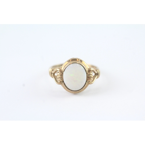 93 - 9ct gold vintage opal bezel set dress ring (2.7g) Size M