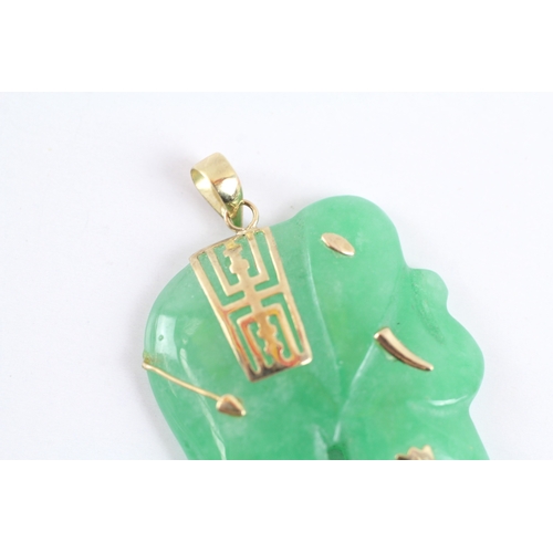 98 - 9ct gold jade elephant pendant (7.1g)