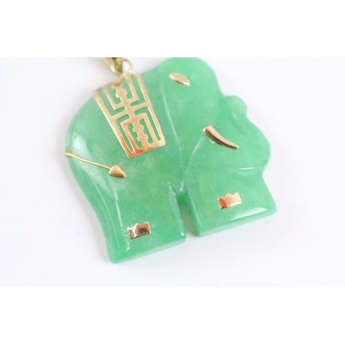 98 - 9ct gold jade elephant pendant (7.1g)