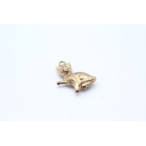 106 - 9ct gold cat charm (0.4g)