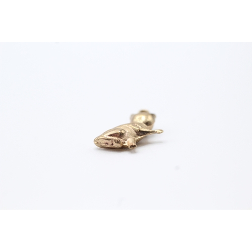 106 - 9ct gold cat charm (0.4g)