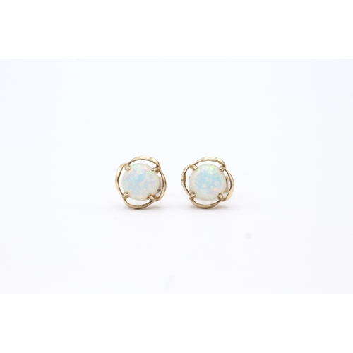 113 - 9ct gold opal single stone earring (0.6g)