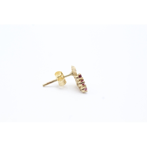 115 - 9ct gold ruby grape stud earrings (0.8g)