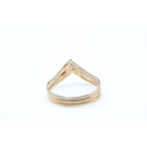 124 - 9ct bi-colour wishbone ring (1.1g) Size Q