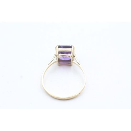 15 - 9ct gold amethyst single stone dress ring (1.4g) Size N