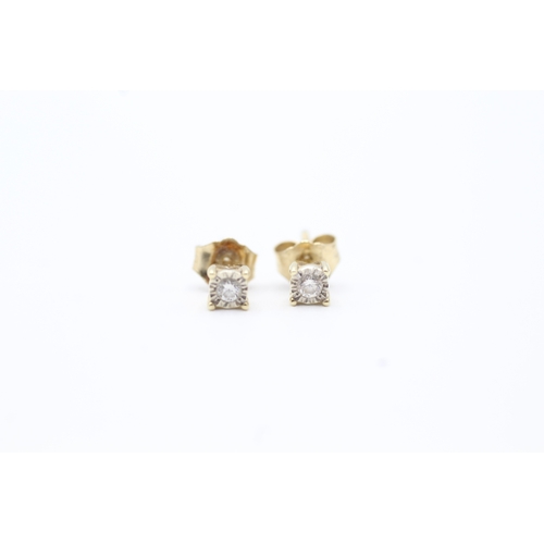 161 - 9ct gold diamond stud earrings (0.6g)