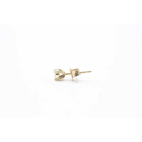 161 - 9ct gold diamond stud earrings (0.6g)