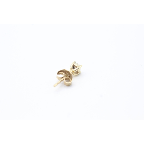 161 - 9ct gold diamond stud earrings (0.6g)