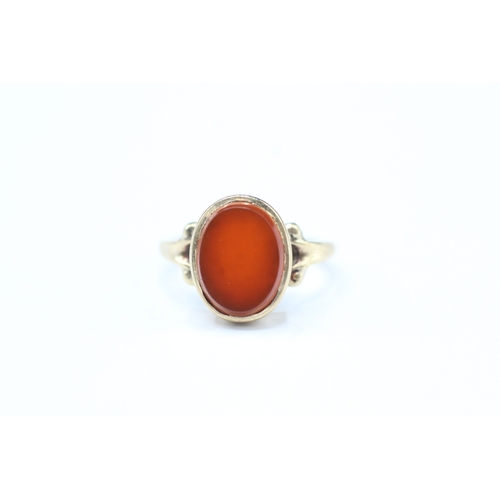 169 - 9ct gold carnelian dress ring (2g) Size F 1/2