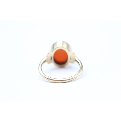 169 - 9ct gold carnelian dress ring (2g) Size F 1/2