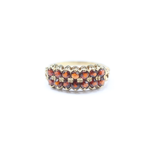 174 - 9ct gold garnet double row ring (2.2g) Size O 1/2