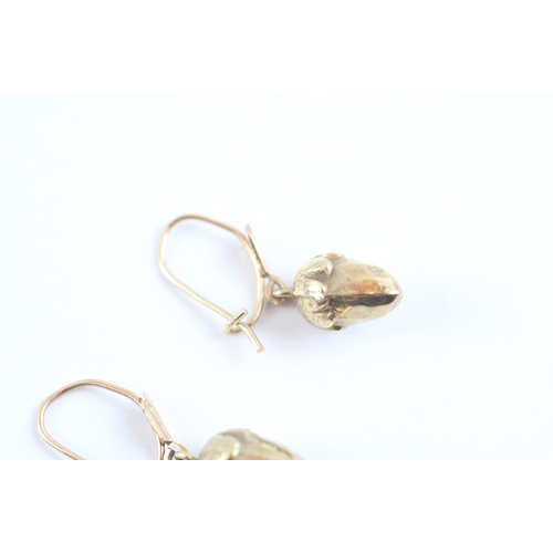 27 - 9ct gold acorn clip earrings (1g)