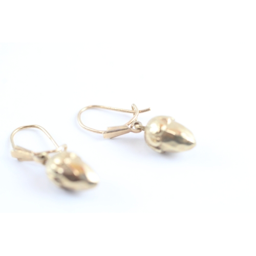 27 - 9ct gold acorn clip earrings (1g)