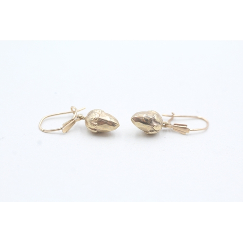 27 - 9ct gold acorn clip earrings (1g)