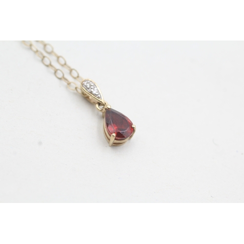 58 - 9ct gold garnet & diamond pendant necklace (1.4g)