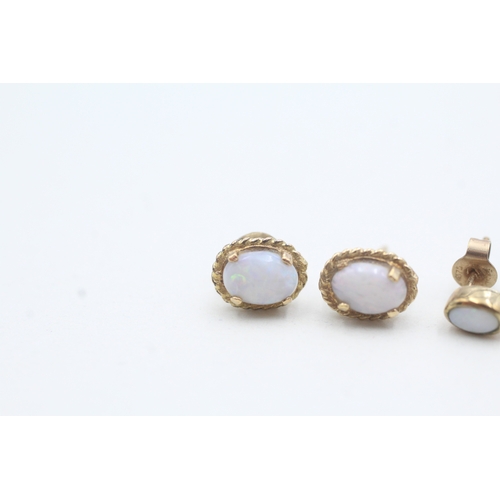 72 - 2x 9ct gold opal stud earrings (2.4g)