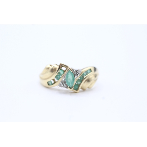 78 - 9ct gold emerald and diamond twist ring (3.1g) Size R