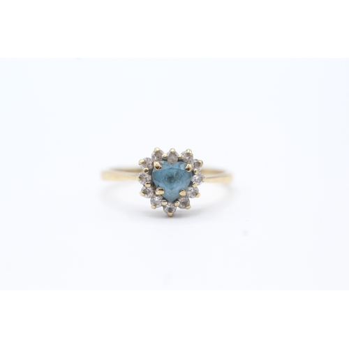 91 - 9ct gold clear gemstone ring (1.5g) Size K