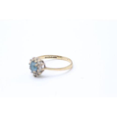 91 - 9ct gold clear gemstone ring (1.5g) Size K