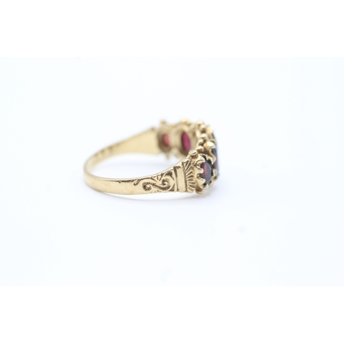 92 - 9ct gold garnet five stone ring (3.7g) Size R