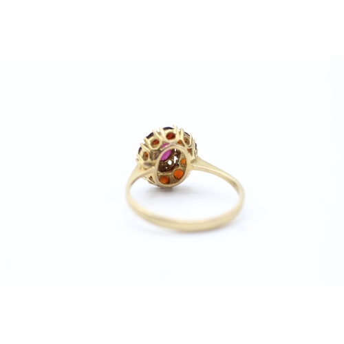 95 - 9ct gold garnet halo ring (2.2g) Size M