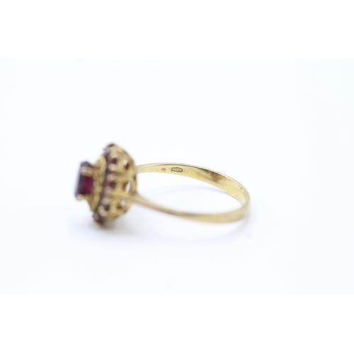 95 - 9ct gold garnet halo ring (2.2g) Size M