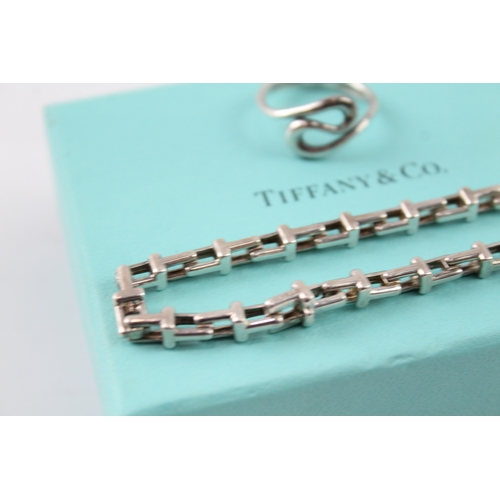 301 - Collection of Sterling Silver Tiffany & Co Jewellery inc. Ring, Bracelet x 2 15g