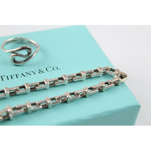 301 - Collection of Sterling Silver Tiffany & Co Jewellery inc. Ring, Bracelet x 2 15g