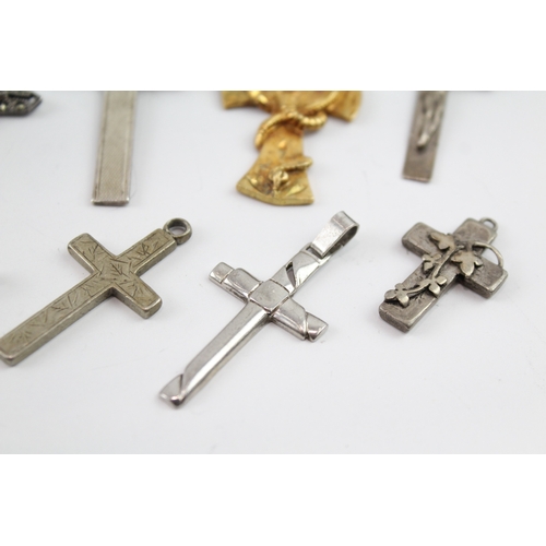 322 - Collection of Sterling Silver Cross Pendants inc. Crucifix, Ankh, Garnet x 9 40g