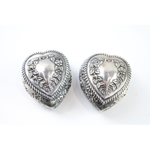 422 - 2 x Antique Victorian 1897 Chester Sterling Silver Heart Trinket Boxes (40g)